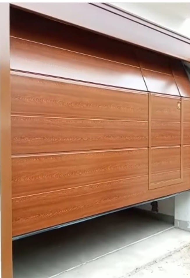 Puerta seccional garaje